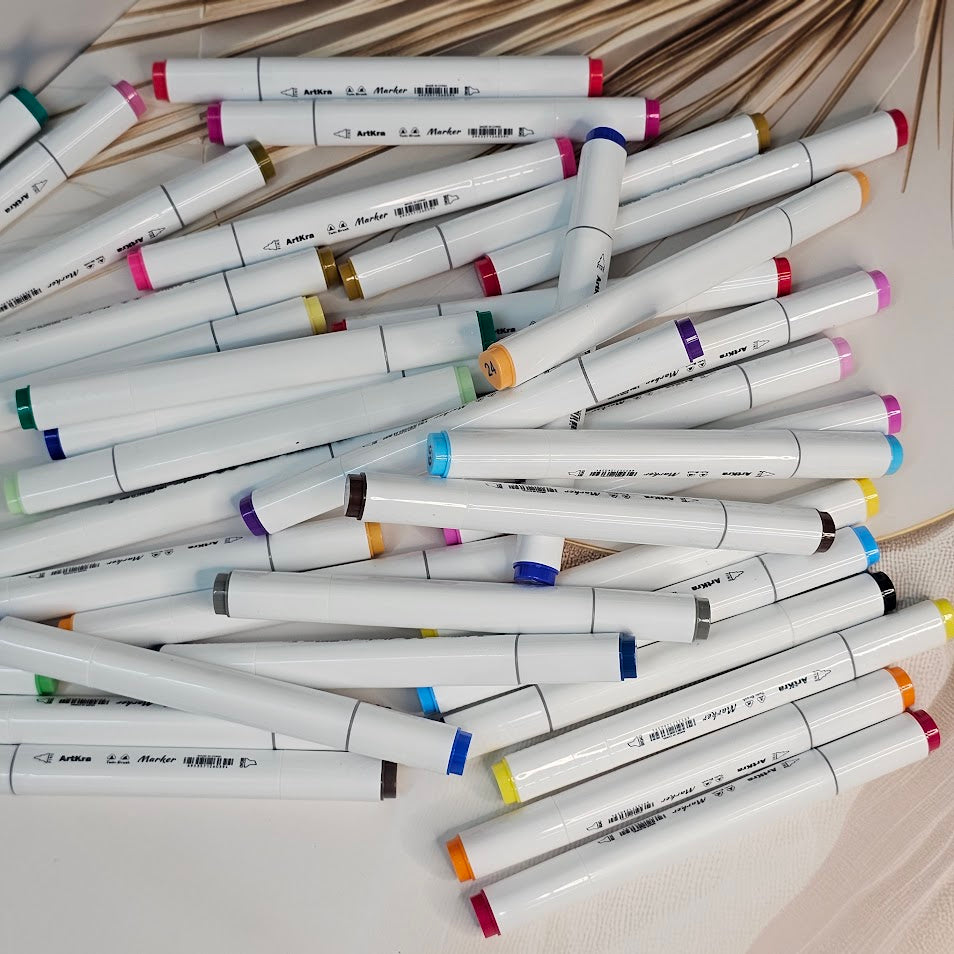 Clear plastic case containing a 48-piece ArtKra Color Highlighter Marker Pen set by Usmile Toys, with double-head, water-based markers." www.usmile.toys